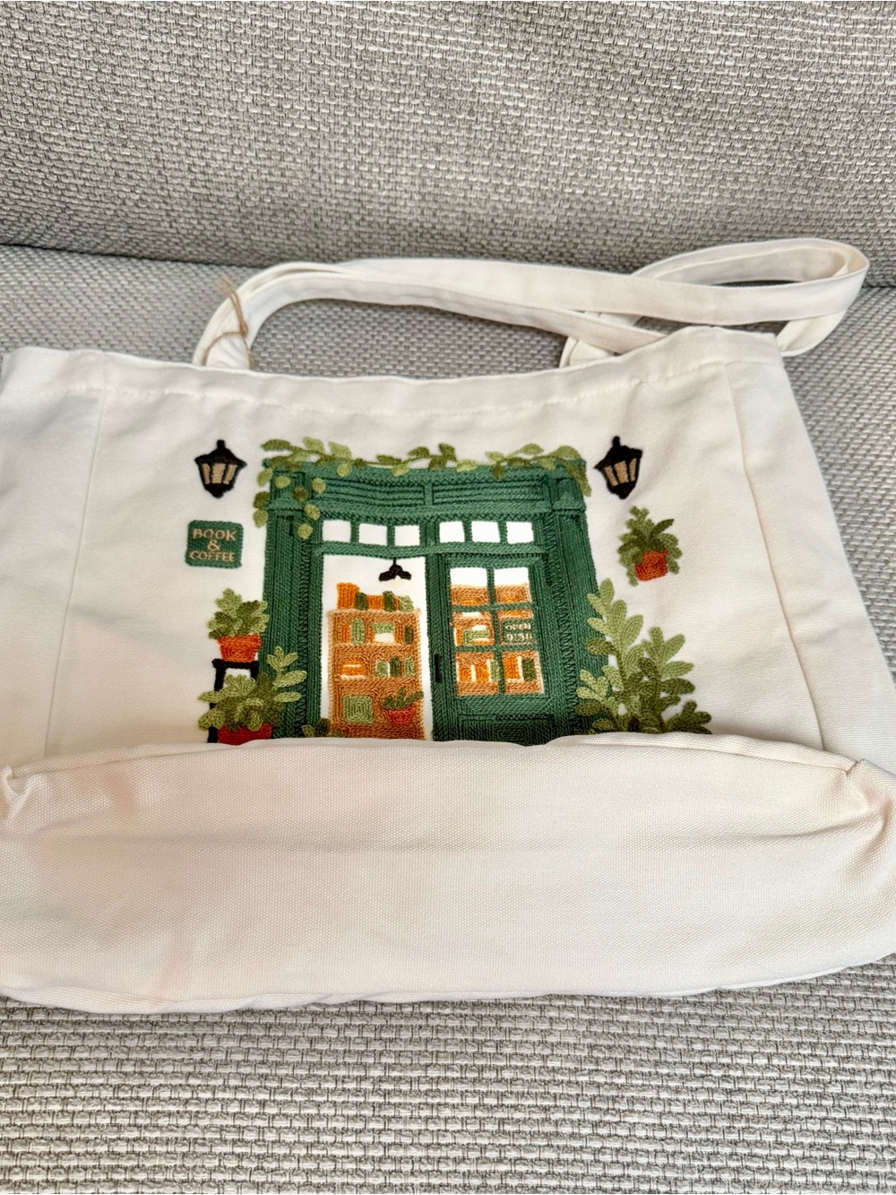 BOOK STORE & COFFEE SHOP Canvas Tote Book Bag Cats Plants Embroidered NWT - Picture 4 of 14